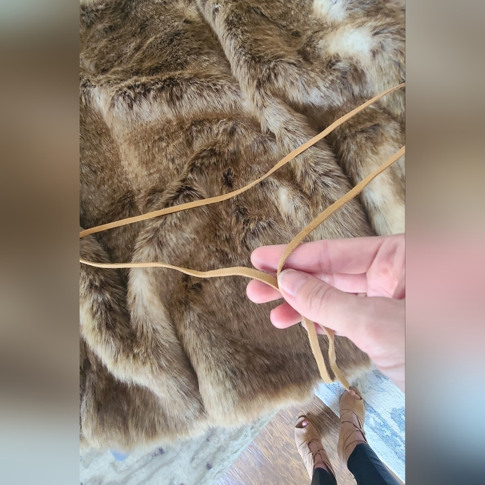 Faux Fur Vest - Picture 5 of 5